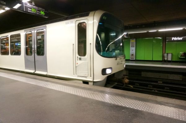 マルセイユの地下鉄。表示も見やすく乗りやすい。